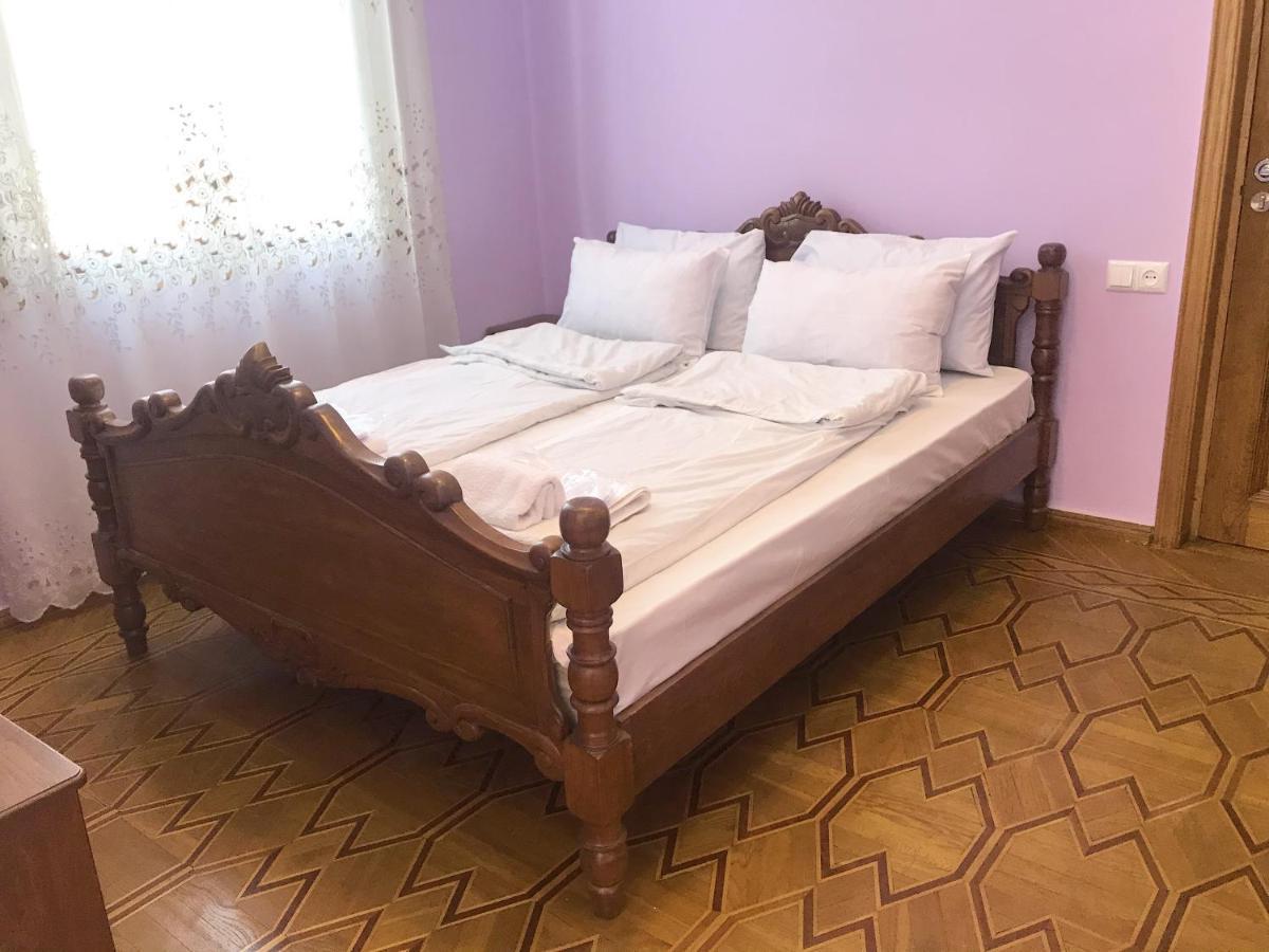 Wooden Museum Hotell Kutaisi Exteriör bild